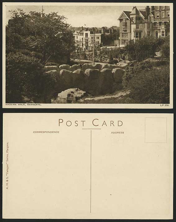 Kent Thanet Old B/W Postcard - RAMSGATE - Madeira Walk