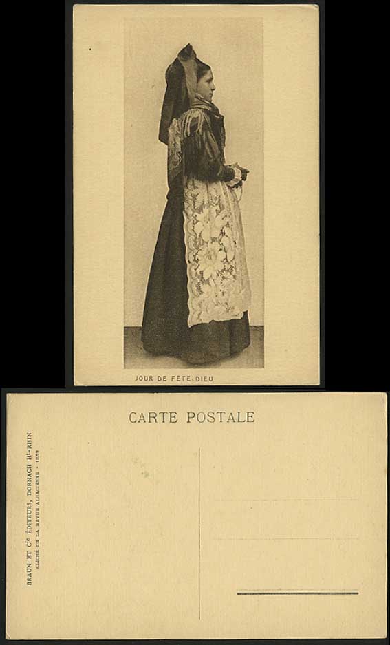 French Woman Costumes Old Postcard - JOUR DE FETE DIEU