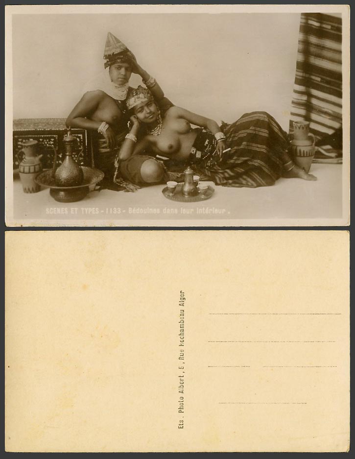 Egypt Old Real Photo Postcard Bedouines dans leur intérieur 2 Beduin Girls Women