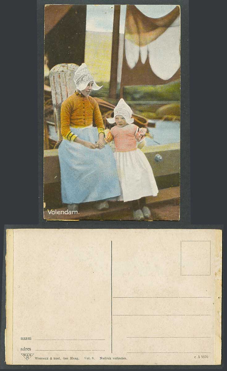 Netherlands VOLENDAM Old Colour Postcard Girls, Boats Dutch Traditoinal Costumes