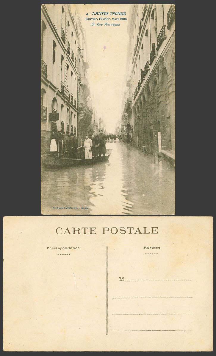 France Nantes Inonde FLOOD 1910 Old Postcard La Rue Kervegan, Men Stand on Boat