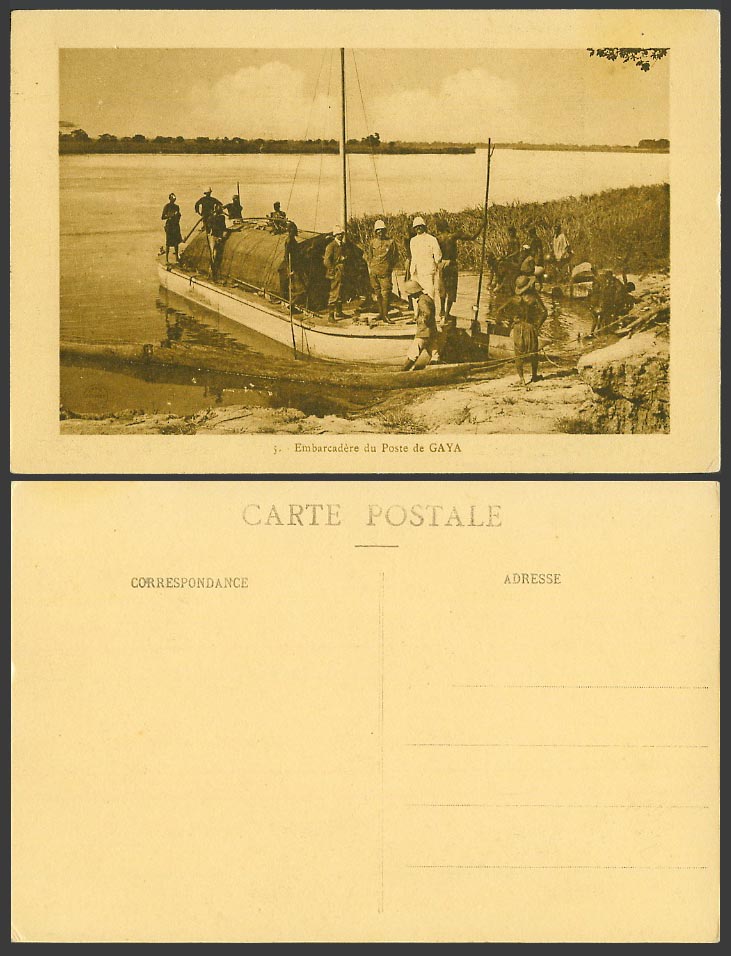 India Old Postcard Gaya Post Pier, Falgu River, Native Boat Soldiers Embarcadere