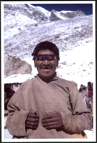 Nepal Mt EVEREST Expedition 1953 Postcard Native Porter Laughing at SNOW GOGGLES