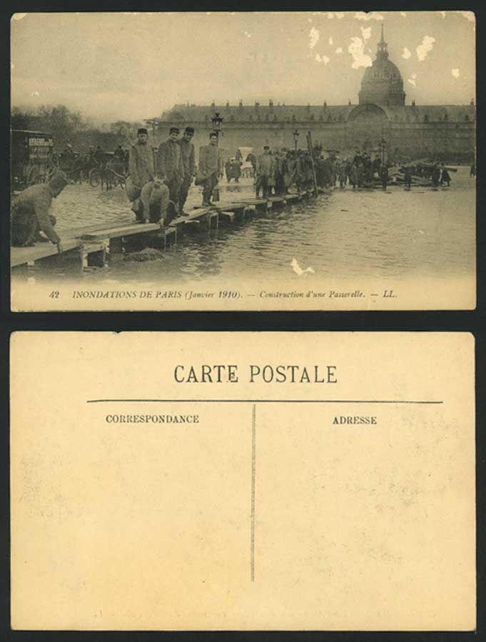 PARIS FLOOD 1910 Postcard Construction d'une Passerelle