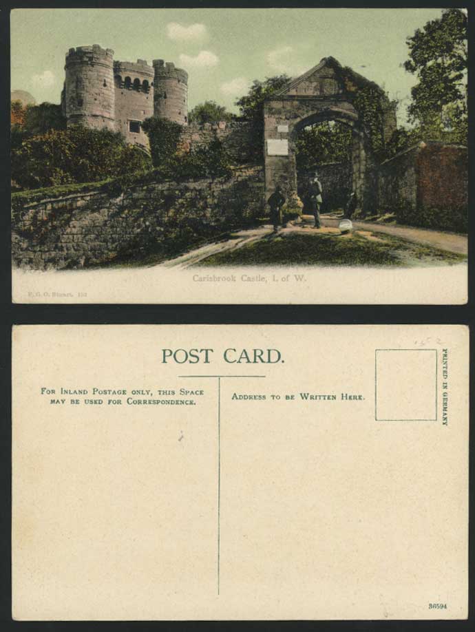 Isle of Wight Old Postcard CARISBROOKE CASTLE Men, Gate
